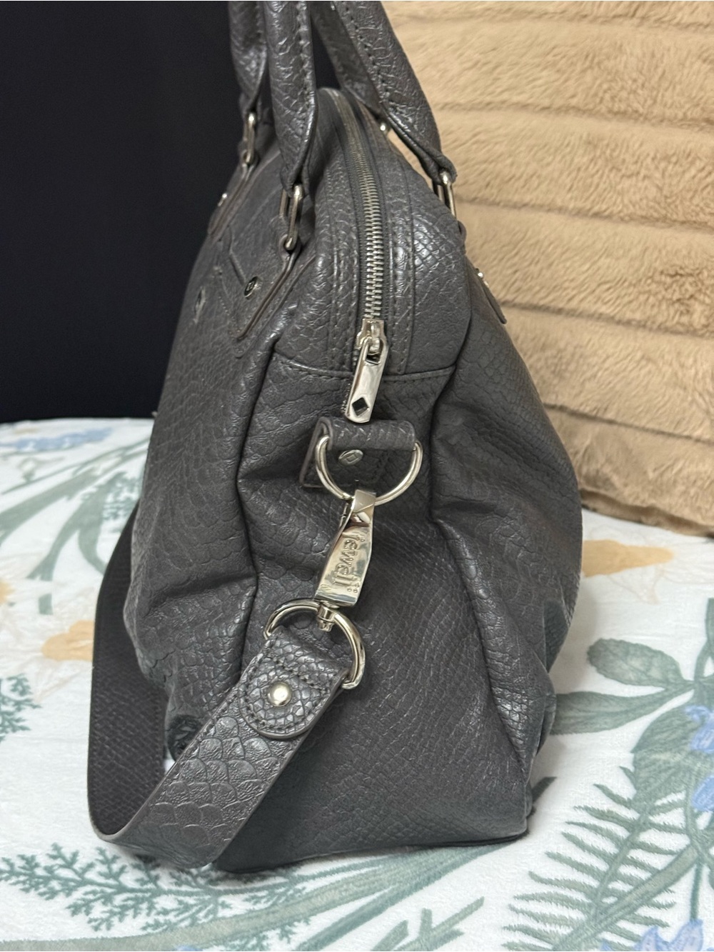 RARE Jewell by Thirty-One City Satchel / Bowler Crossbody in Grey Snakeskin - Picture 4 of 6